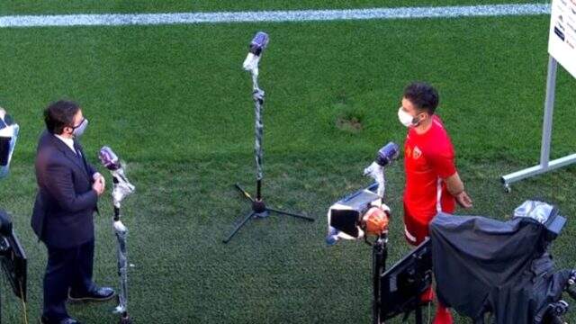 Yayıncı kuruluş beIN Sports, röportajları sosyal mesafeye göre yaptı