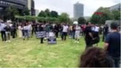 Almanya'da düğün salonu sahiplerinden zurna ve davullu protesto Almanya'da düğün salonu sahiplerinden zurna ve davullu protesto