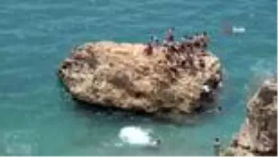 - Antalya sahillerinde pazar günü yoğunluğu - Antalya sahillerinde pazar günü yoğunluğu