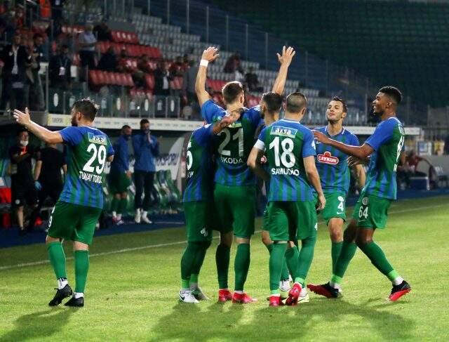 Galatasaray, deplasmanda Çaykur Rizespor'a 2-0 mağlup oldu