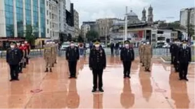 Taksim'de jandarmanın 181'inci kuruluş yıl dönümü töreni Taksim'de jandarmanın 181'inci kuruluş yıl dönümü töreni