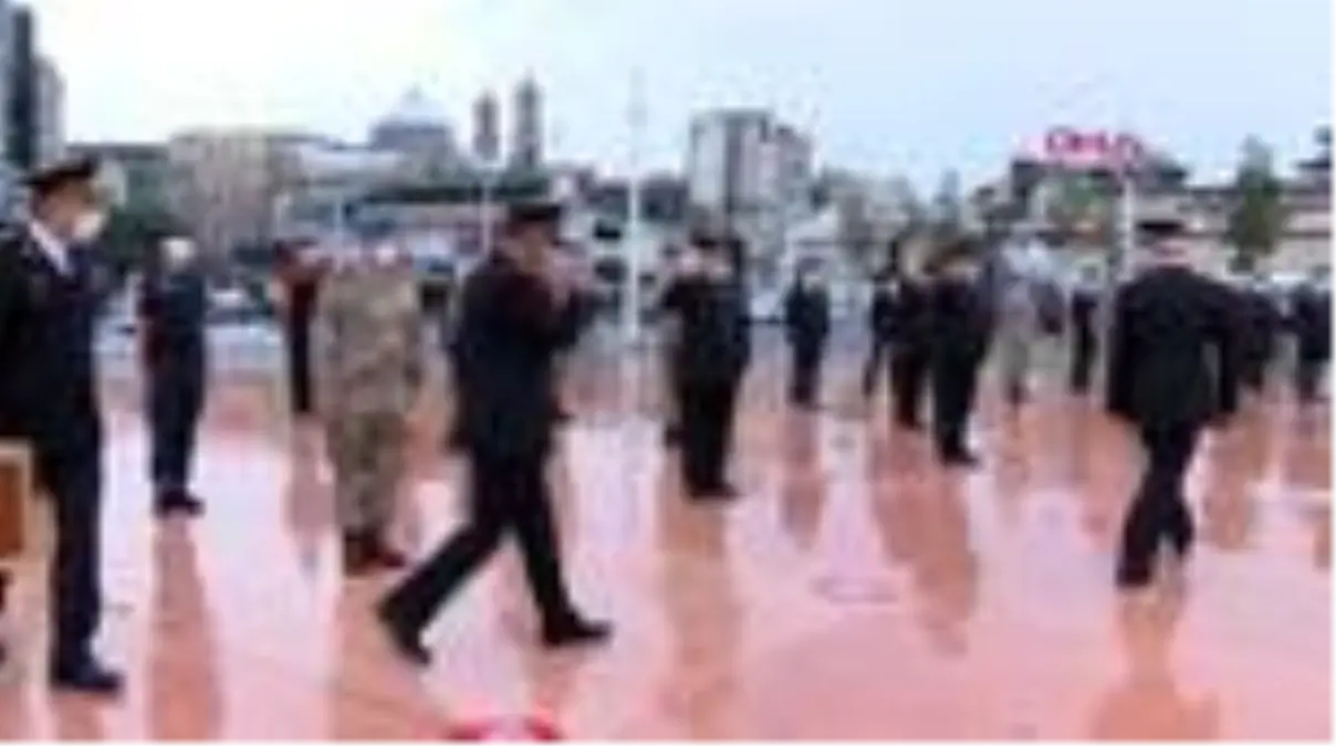 TAKSİM VE EDİRNEKAPI ŞEHİTLİĞİ'NDE JANDARMANIN 181'İNCİ YIL KUTLAMASI