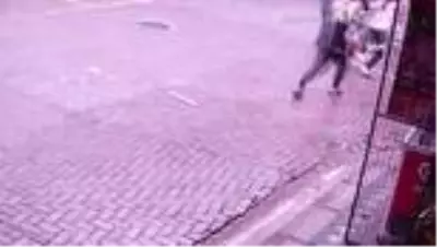 İstanbul'un ortasında dehşet anları: Alevler içinde kalan çalışan koşarak kurtulmaya çalıştı İstanbul'un ortasında dehşet anları: Alevler içinde kalan çalışan koşarak kurtulmaya çalıştı