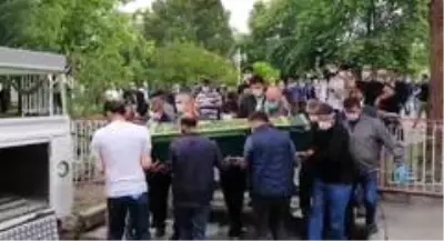 Amerika'da hayatını kaybeden üniversite öğrencisi toprağa verildi Amerika'da hayatını kaybeden üniversite öğrencisi toprağa verildi