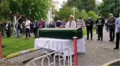 Amerika'da hayatını kaybeden üniversite öğrencisi toprağa verildi Amerika'da hayatını kaybeden üniversite öğrencisi toprağa verildi