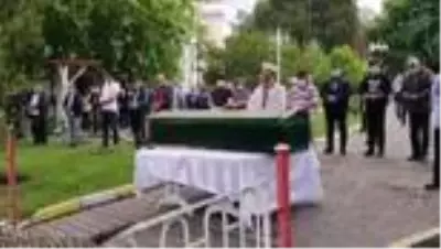 Amerika'da hayatını kaybeden üniversite öğrencisi toprağa verildi Amerika'da hayatını kaybeden üniversite öğrencisi toprağa verildi