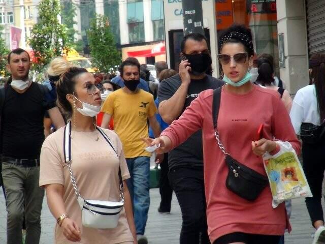 Artan vakalara rağmen vatandaşlar, koronavirüs tedbirlerine uymuyor Artan vakalara rağmen vatandaşlar, koronavirüs tedbirlerine uymuyor