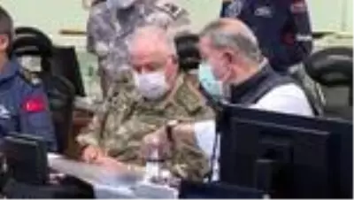 Bakan Akar'dan pilotlara tebrik