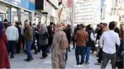 Bilim Kurulu Üyesi Prof. Dr. Yamanel uyardı uyardı: Vakalarda 10 günlük artış olursa yeni tedbirler almamız gerekebilir Bilim Kurulu Üyesi Prof. Dr. Yamanel uyardı uyardı: Vakalarda 10 günlük artış olursa yeni tedbirler almamız gerekebilir