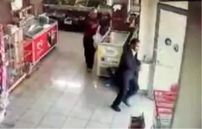Bingöl’de bazı evlerde hasara yol açan ikinci depremden yeni görüntüler