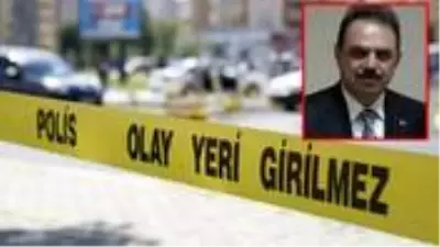 Bir hafta önce emekli olan hukuk doçenti evinde ölü bulundu Bir hafta önce emekli olan hukuk doçenti evinde ölü bulundu