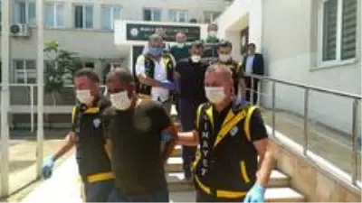 Bursa'da tekel bayi işletmecisini öldüren zanlı adliyeye sevk edildi Bursa'da tekel bayi işletmecisini öldüren zanlı adliyeye sevk edildi