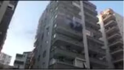 Buzdolabından çıkan yangında ev kullanılamaz hale geldi Buzdolabından çıkan yangında ev kullanılamaz hale geldi