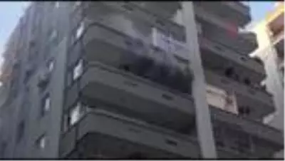 Buzdolabından çıkan yangında ev kullanılamaz hale geldi Buzdolabından çıkan yangında ev kullanılamaz hale geldi
