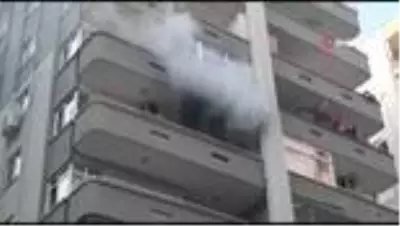 Buzdolabından çıkan yangında ev kullanılamaz hale geldi Buzdolabından çıkan yangında ev kullanılamaz hale geldi
