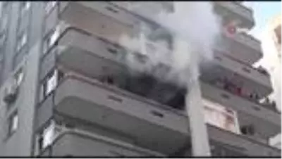 Buzdolabından çıkan yangında ev kullanılamaz hale geldi Buzdolabından çıkan yangında ev kullanılamaz hale geldi