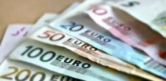 Euro ve Sterlin ne kadar? Euro ve Sterlin güncel fiyatı nedir? Euro ve Sterlin ne kadardan işlem görüyor? Euro ve Sterlin döviz anlık nedir?