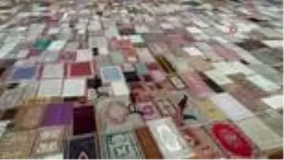 Halı tarlaları sezonu açtı, buğday arazileri renk cümbüşü oluşturdu