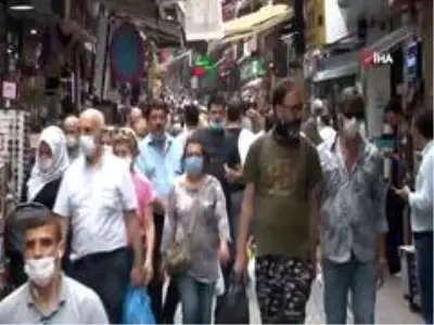 Kontrollü normalleşme sürecinde Eminönü tıklım tıklım Kontrollü normalleşme sürecinde Eminönü tıklım tıklım
