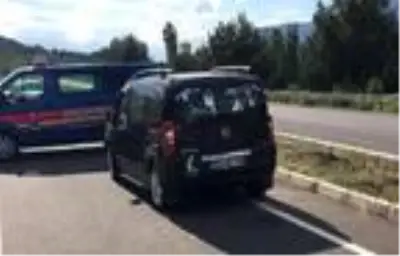 Kontrolden çıkan otomobil takla atarak devrildi: 2'si çocuk 6 yaralı Kontrolden çıkan otomobil takla atarak devrildi: 2'si çocuk 6 yaralı