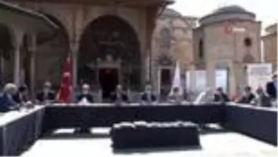 Mevlana Müzesi'ndeki yeşil kubbenin çinileri 60 yıl sonra yenileniyor Mevlana Müzesi'ndeki yeşil kubbenin çinileri 60 yıl sonra yenileniyor