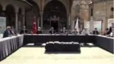 Mevlana Müzesi'nin turkuaz kubbesi yenileniyor Mevlana Müzesi'nin turkuaz kubbesi yenileniyor