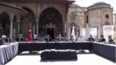 Mevlana Müzesi'nin turkuaz kubbesi yenileniyor Mevlana Müzesi'nin turkuaz kubbesi yenileniyor