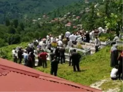 Otel inşaatında hayatını kaybeden işçi son yolculuğuna uğurlandı
