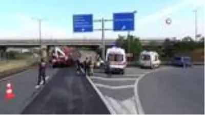 Silivri’de feci kaza: 1 ölü 1 yaralı... Meyve yüklü kamyonet bariyerlere ok gibi saplandı