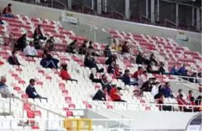 Süper Lig: Sivasspor: 1 Denizlispor: 0 (İlk yarı) Süper Lig: Sivasspor: 1 Denizlispor: 0 (İlk yarı)