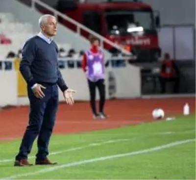 Süper Lig: Sivasspor: 1 Denizlispor: 0 (İlk yarı) Süper Lig: Sivasspor: 1 Denizlispor: 0 (İlk yarı)