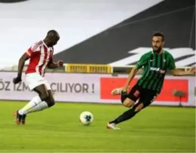 Süper Lig: Sivasspor: 1 Denizlispor: 0 (İlk yarı) Süper Lig: Sivasspor: 1 Denizlispor: 0 (İlk yarı)