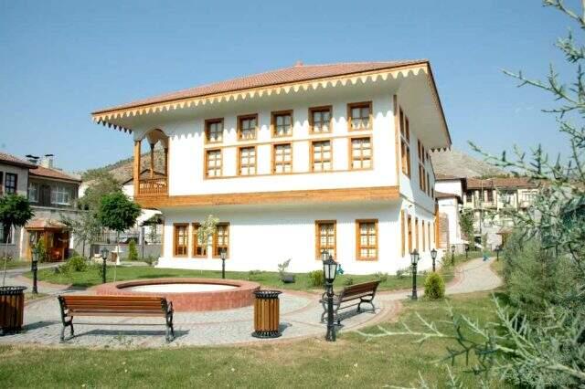 Tokat'ta gezilecek yerler nereler? Tokat ismi nereden geliyor? Tokat'ın nesi meşhur? Tokat'ta gezilecek yerler nereler? Tokat ismi nereden geliyor? Tokat'ın nesi meşhur?