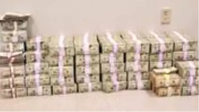 ABD, Porto Riko sularına atılan çantalarda 2 milyon dolar ele geçirdi ABD, Porto Riko sularına atılan çantalarda 2 milyon dolar ele geçirdi