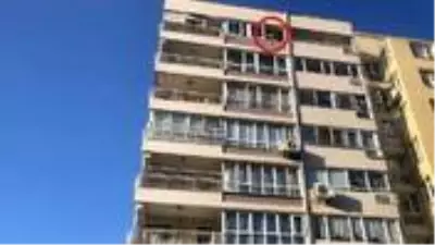 Alkollü vatandaş, 9. kattaki evinin penceresinden kendini aşağıya bıraktı Alkollü vatandaş, 9. kattaki evinin penceresinden kendini aşağıya bıraktı