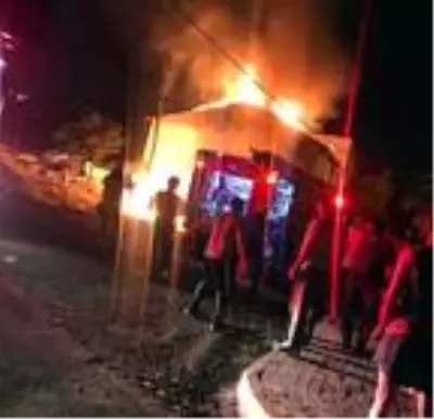 Avcılar'da alevli gece; son anda evden çıktılar