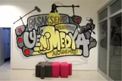 Başakşehir'de gri duvarlar grafiti ile renkleniyor