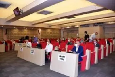 Başkan Çelik yatırım müjdelerini meclis üyeleriyle paylaştı Başkan Çelik yatırım müjdelerini meclis üyeleriyle paylaştı