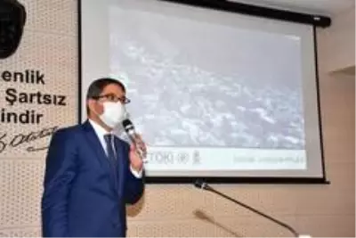 Başkan Çelik yatırım müjdelerini meclis üyeleriyle paylaştı Başkan Çelik yatırım müjdelerini meclis üyeleriyle paylaştı