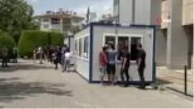 Denizli Adliyesi'nde prefabrik vezne dönemi başladı Denizli Adliyesi'nde prefabrik vezne dönemi başladı