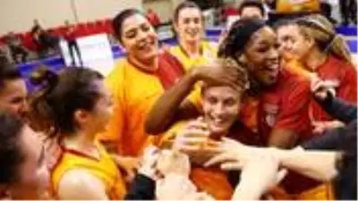 Galatasaray'da Işıl Alben'den sonra Tilbe Şenyürek de takımdan ayrıldı Galatasaray'da Işıl Alben'den sonra Tilbe Şenyürek de takımdan ayrıldı