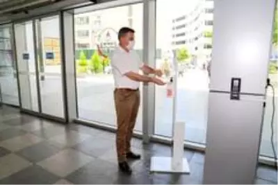 İzmir Milli Eğitim Müdürlüğünden sensörlü dezenfektan