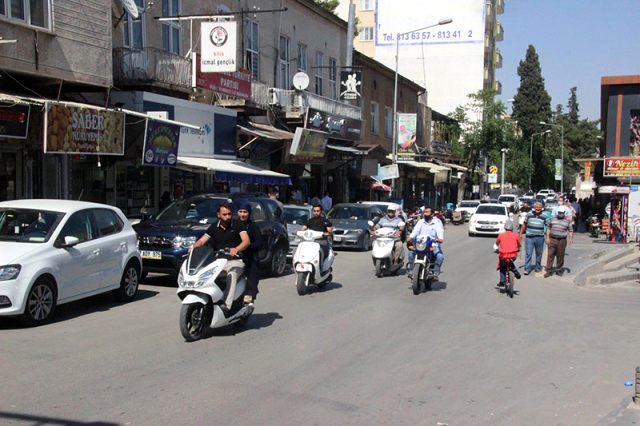 Konya ve Kilis'te vakaların artmasına rağmen vatandaşlar tedbirlere uymuyor