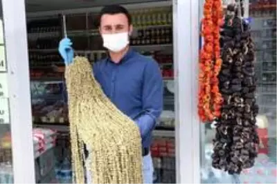 Bamyanın fiyatı kurutulunca 20 TL'den 230 TL'ye çıkıyor Bamyanın fiyatı kurutulunca 20 TL'den 230 TL'ye çıkıyor