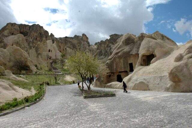 Nevşehir nerededir? Nevşehir'de görülmesi gereken yerler nerelerdir? Nevşehir geleneksel yemekleri nelerdir?