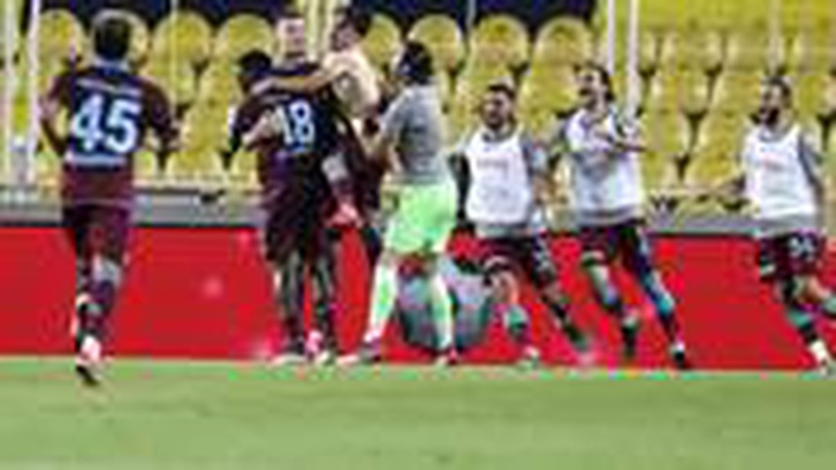 Trabzonspor'dan Fenerbahçe'ye sosyal medyadan 'Sus' işaretli gönderme
