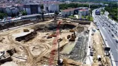Vali Canbolat'tan Osmangazi Meydanı'na övgü Vali Canbolat'tan Osmangazi Meydanı'na övgü