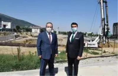 Vali Canbolat'tan Osmangazi Meydanı'na övgü Vali Canbolat'tan Osmangazi Meydanı'na övgü