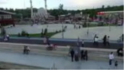 Van Gölü sahilinde sürpriz evlilik teklifi; yüzük dronla geldi Van Gölü sahilinde sürpriz evlilik teklifi; yüzük dronla geldi