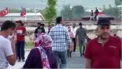 Van Gölü sahilinde sürpriz evlilik teklifi; yüzük dronla geldi Van Gölü sahilinde sürpriz evlilik teklifi; yüzük dronla geldi